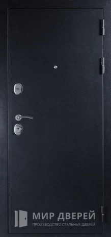 Фото «Толстая входная дверь в квартиру №74»