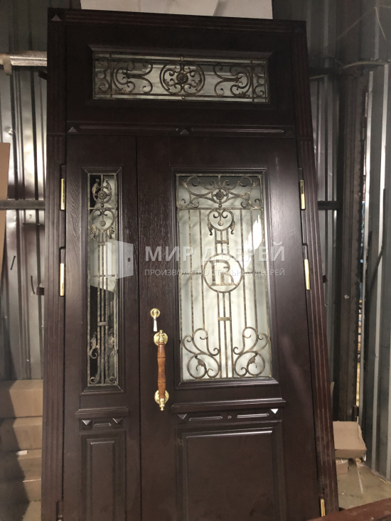 Полуторная дверь с терморазрывом и филёнчатым МДФ - фото